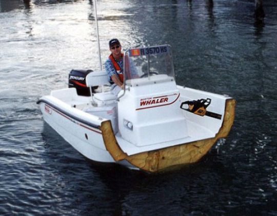 Boston Whaler moussé