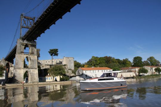 Nexus 870 Revo en croisière