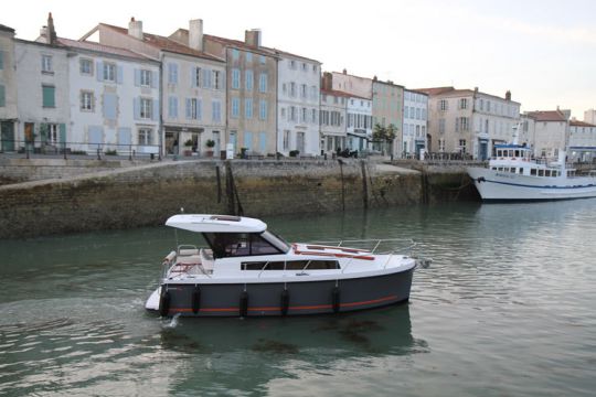 Nexus 870 Revo en croisière