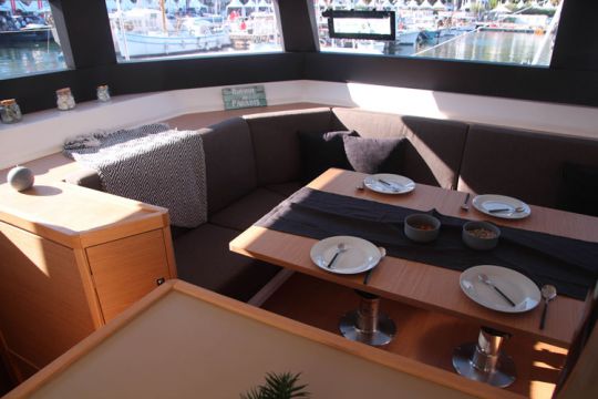 Dufour-Catamaran 48