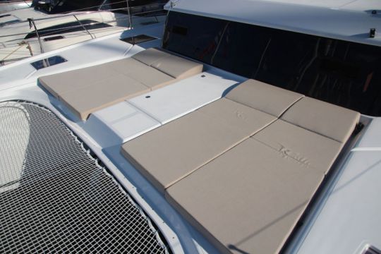 Dufour-Catamaran 48