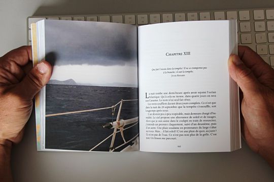 La fille à bord Nathalie Deraspe