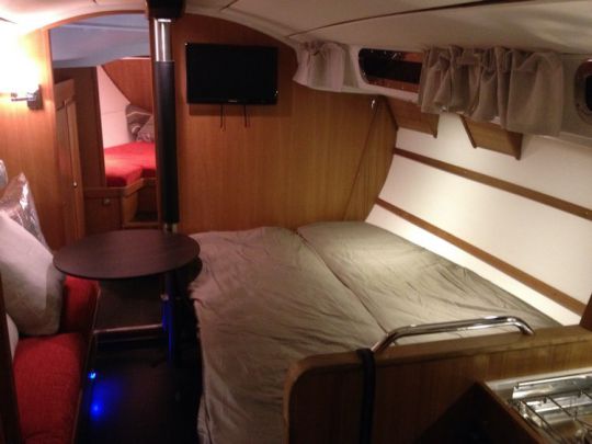 Refit Centurion 32