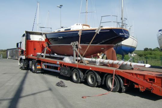 Refit Centurion 32