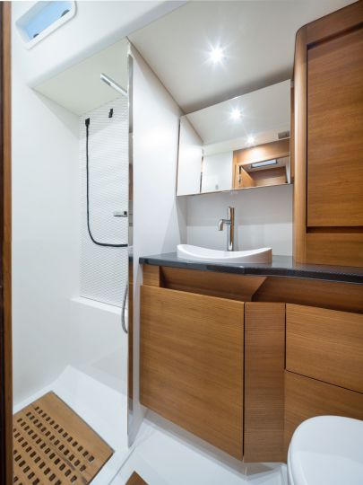 Un des 3 cabinets de toilette du Solaris 55