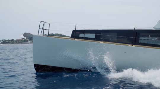 Une étrave droite