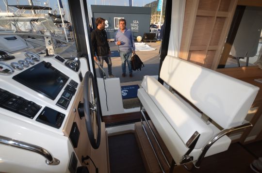 Poste de pilotage duSwift Trawler 41