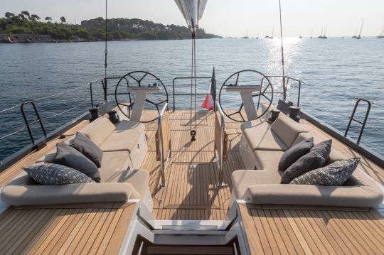 L'accueillant carré du cockpit