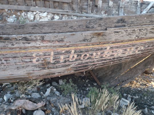 Rencontre avec Eliboubane au détour d'un cimetière marin de Mindelo en 2010