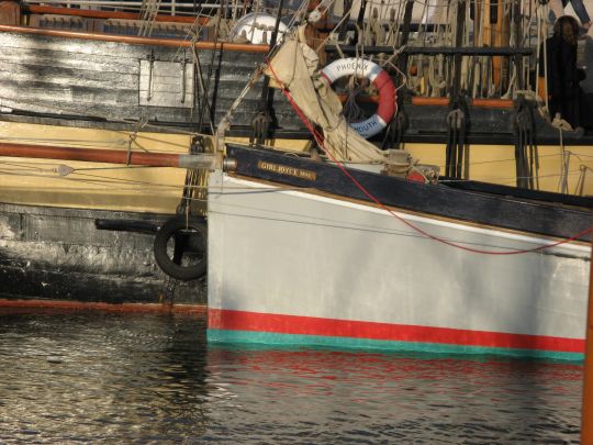 L'élégante étrave de Girl Joyce à la Semaine du Golfe en 2011