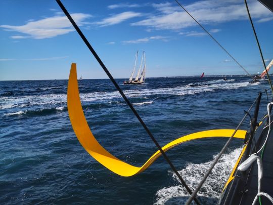 Entre les foils et Pen Duick III, un monde sépare ces deux voiliers