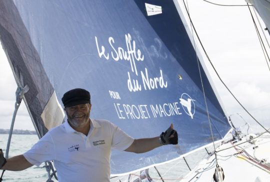 Enda O'Coineen parviendra à boucler son tour du monde