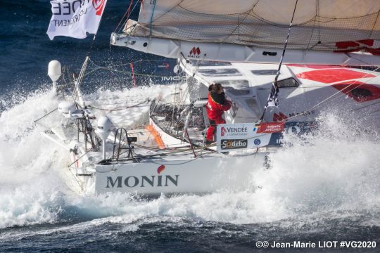 Isabelle en navigation sur l'IMOCA MASCF