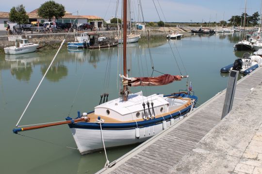 Restauration complète du Kristen , voilier de 1958 , chantier naval Carenes à Arc en Ré