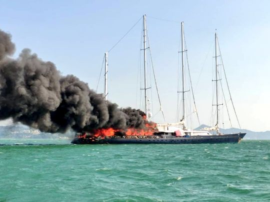 Phocea en feu en Malaisie ©MMEA HQ