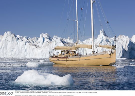 La Louise dans le glacier d'Ilulissat au Groenland (Juillet 2011) ©Thierry Martinez