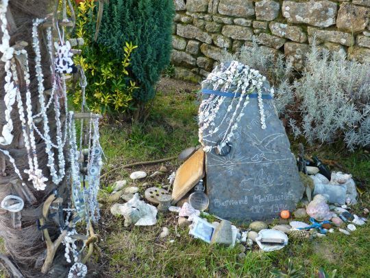 La tombe de Bernard Moitessier