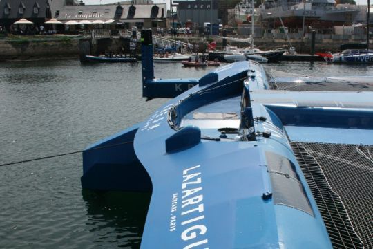 Cockpit de manoeuvre à l'arrière du trimaran SVR Lazartigue