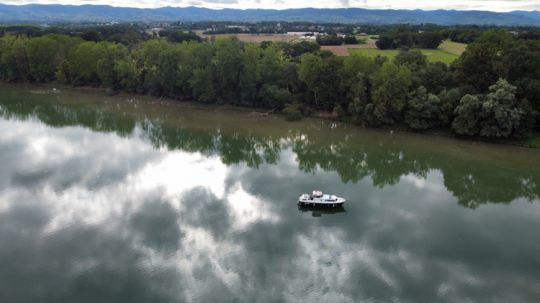 Le soir, seul, Ã l'ancre...