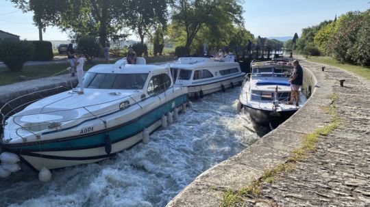Le bouillon des écluses qui se remplissent