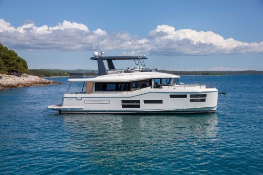 Grand Trawler 62