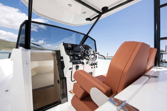 Un spacieux poste de pilotage