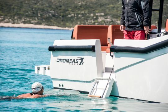 Une porte de coupée pour remonter à bord