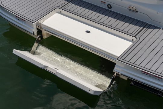 Une seconde plateforme de bain manuelle