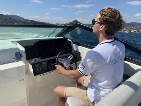 Un poste de pilotage idéal pour piloter assis