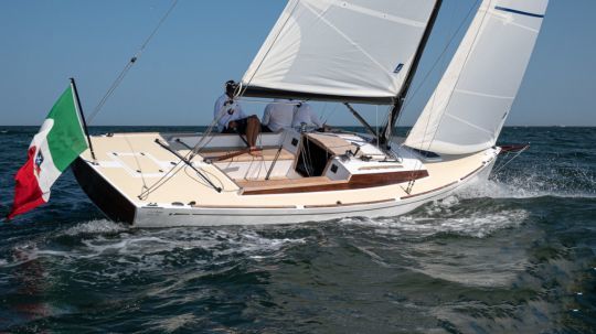 Le D Cesari 33 en navigation © Ceccarelli Design