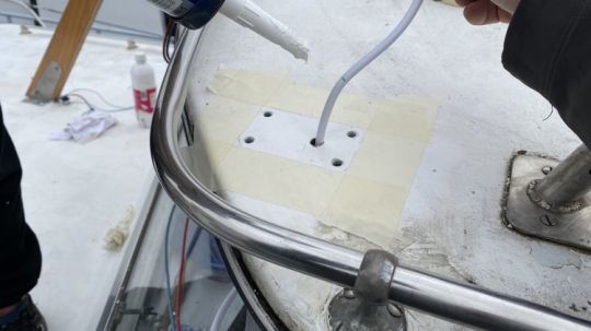 Installation de la rotule sur le toit