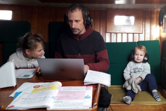 Le casque antibruit, astuce pour la classe en bateau