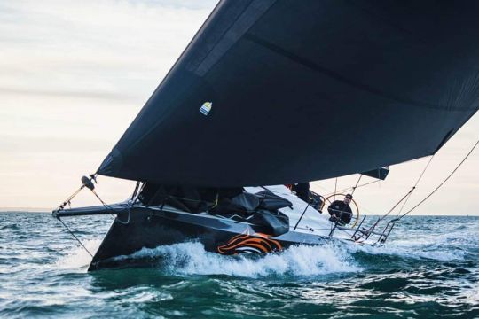 L'Infinity 52 lors de ses essais en mer