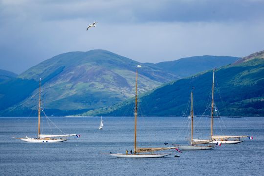 Les pans Fife au mouillage © Marc Turner