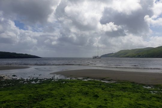 Arthur au mouillage de Lussa Bay, Jura, Ecosse