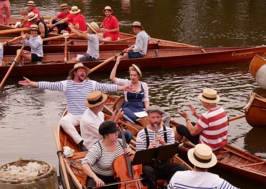 L'esprit festif et joyeux a traversé les années