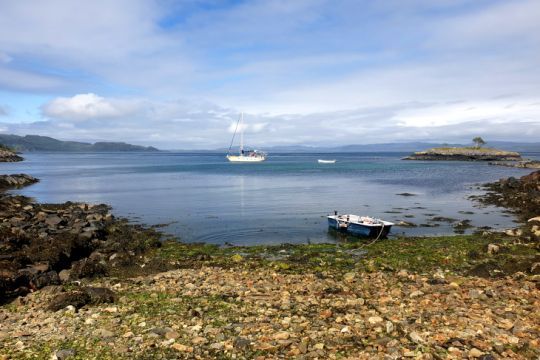 Arthur au mouillage sur l'île de Jura, Ecosse