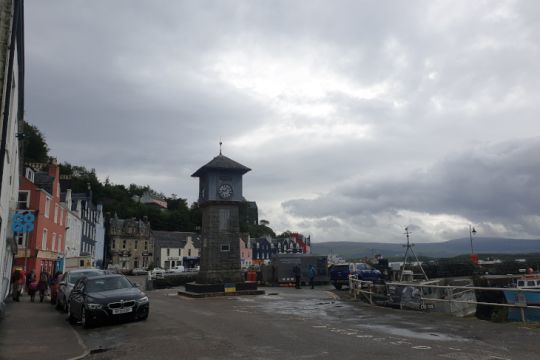 La rue du port de Tobermory, Ecosse