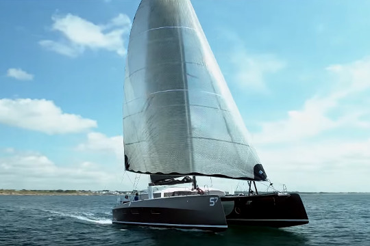 Un voilier au look puissant et agressif (DR: Addictive Sailing - Brieuc Maisonneuve)