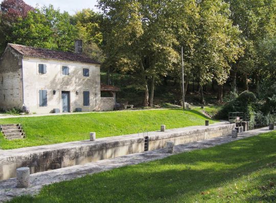 Une écluse rurale : Montcrabeau