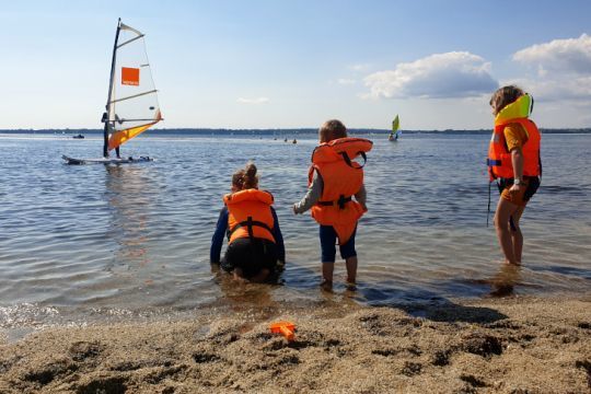 Avec des gilets orange, les enfants ne passent pas inaperçus !