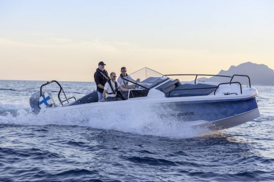 L'Axopar 25 en navigation