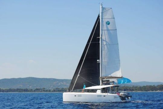 Le premier catamaran du couple ©Va'a l'odyssée