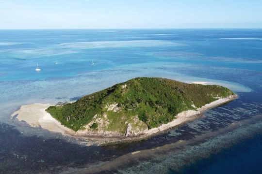 Les petites plages de l'îlot sont peu accessibles ©Julie Leveugle