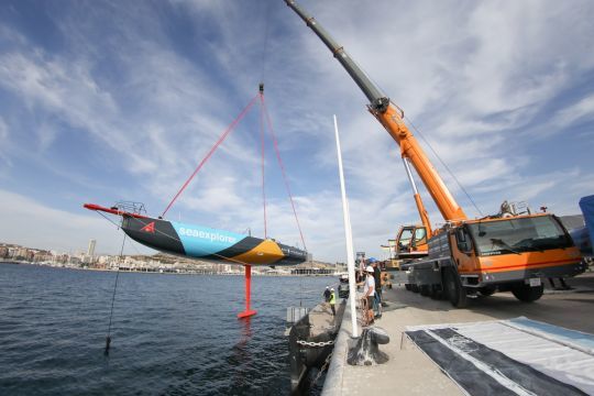 Mise à l'eau de l'IMOCA du Team Malizia à Alicante