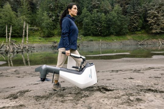 La barre franche qui se transforme en poignée de portage