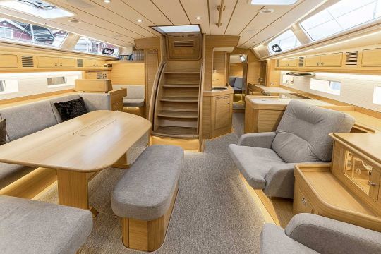 L'intérieur du Hallberg Rassy 50