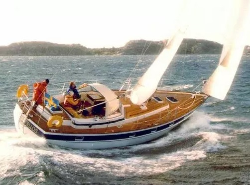 Le Hallberg Rassy 38