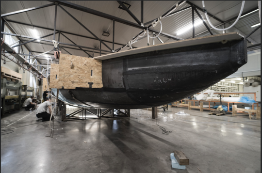 L'IMOCA OceansLab en construction au sein du chantier Black Pepper © Joka Gemesi - Black Pepper Yachts