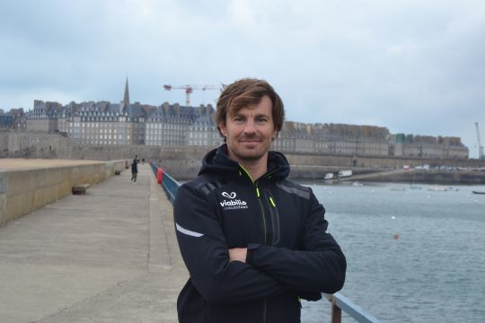 Pierre Quiroga, nouveau skipper de l'ex-Leyton, rebaptisé Viabilis © Rivacom